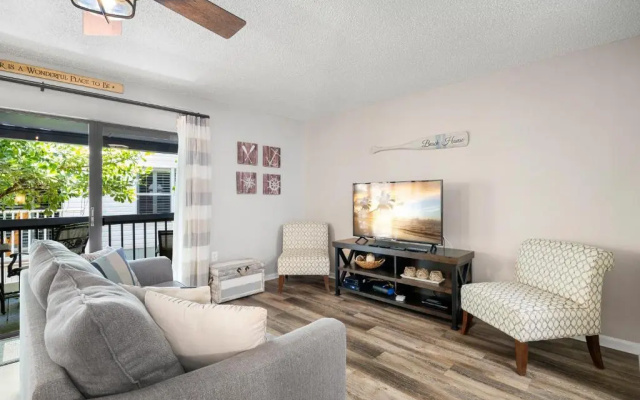 photo 3 of Seashell 19, 2 Bedrooms, Pool Access, WiFi, Sleeps 6, Walk to Beach