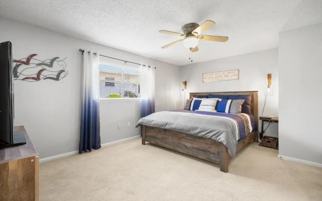 photo 4 of Seashell 19, 2 Bedrooms, Pool Access, WiFi, Sleeps 6, Walk to Beach