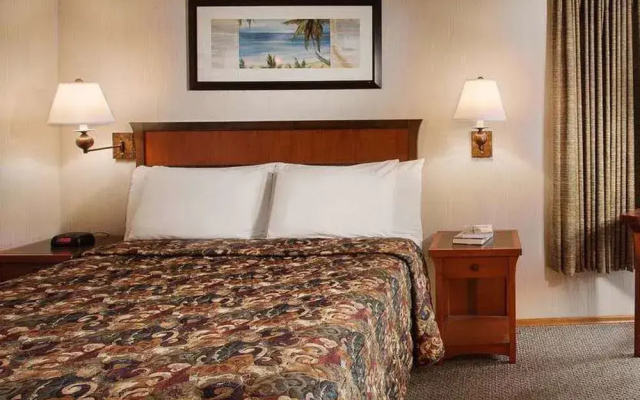 photo 5 of Seashore Inn on the Beach