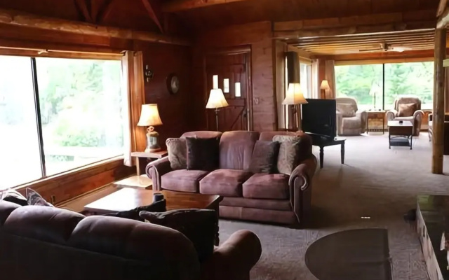 photo 2 of Seaside Chalet - Three Bedroom Cottage