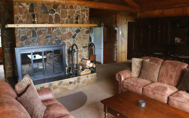 photo 4 of Seaside Chalet - Three Bedroom Cottage
