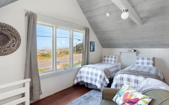 photo 3 of Seaside Cove Vue 3 Bedrooms 2 Bathrooms Home