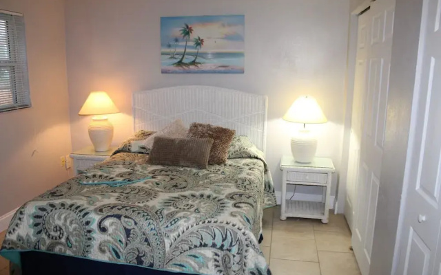 photo 4 of Seaside Hideaway 1 Bedroom Condo