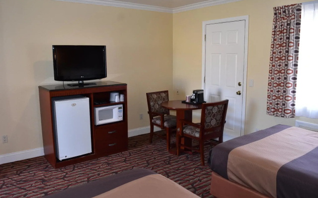 photo 2 of Seaside Inn