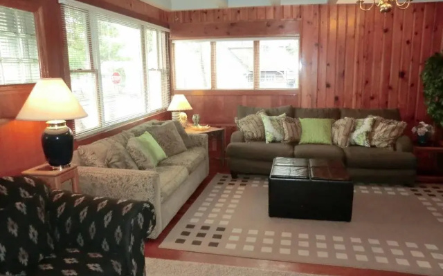 photo 2 of Seaside Manor