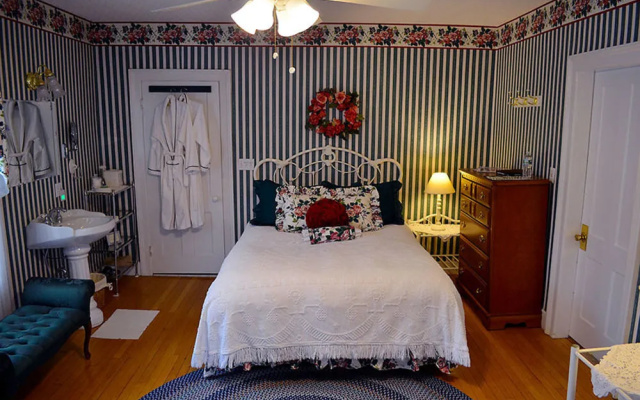 photo 3 of Seasons on Main Bed and Breakfast