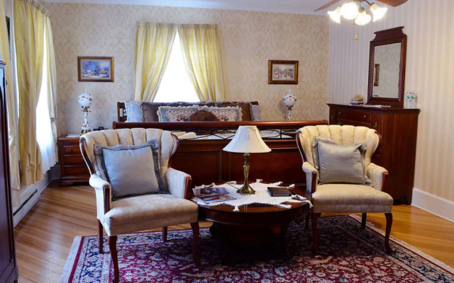 photo 5 of Seasons on Main Bed and Breakfast