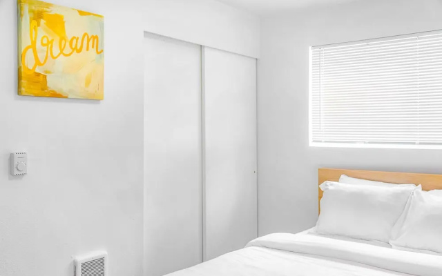 photo 4 of Seattle Cloud 2BR Prime Location