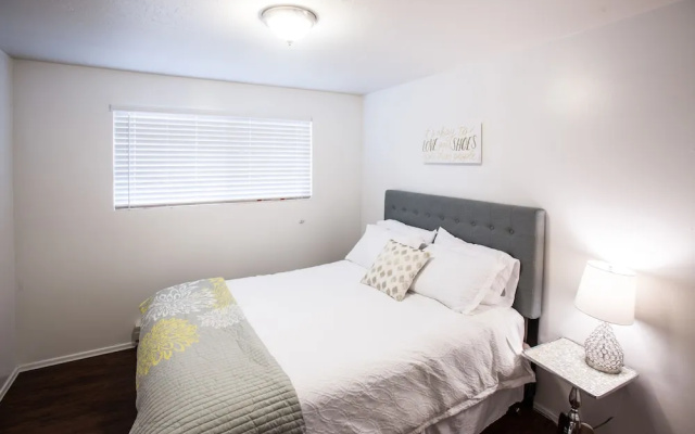photo 2 of Seattle Skyline Supreme - New Apt - Sleeps 6
