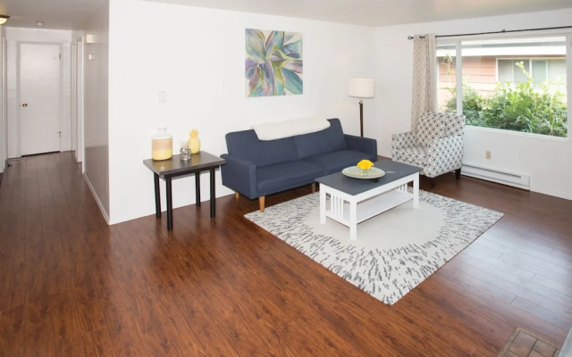 photo 4 of Seattle Skyline Supreme - New Apt - Sleeps 6