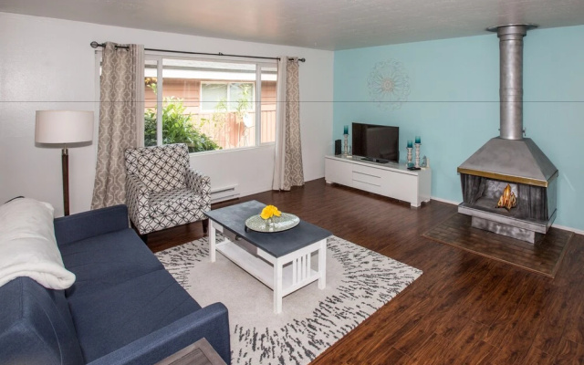 photo 5 of Seattle Skyline Supreme - New Apt - Sleeps 6