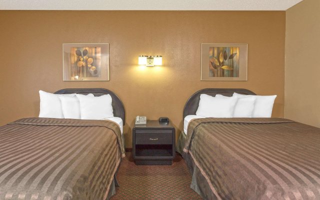 photo 5 of Travelodge by Wyndham Seattle University