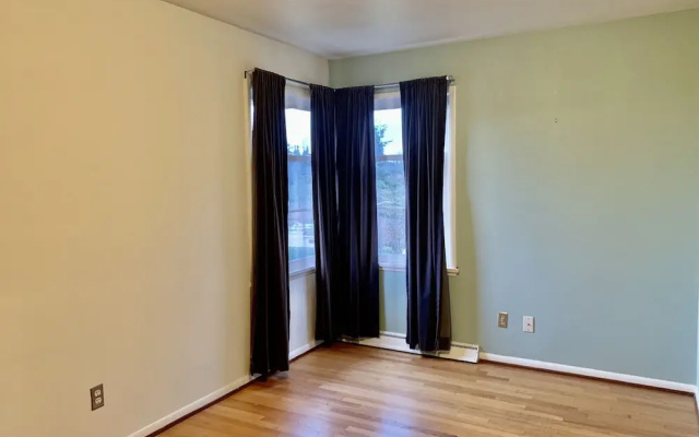 photo 4 of Seattle Vacation Home - Columbia City 3