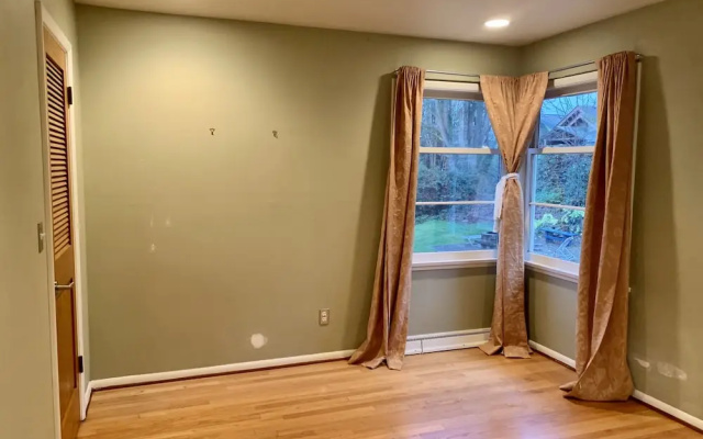photo 5 of Seattle Vacation Home - Columbia City 3