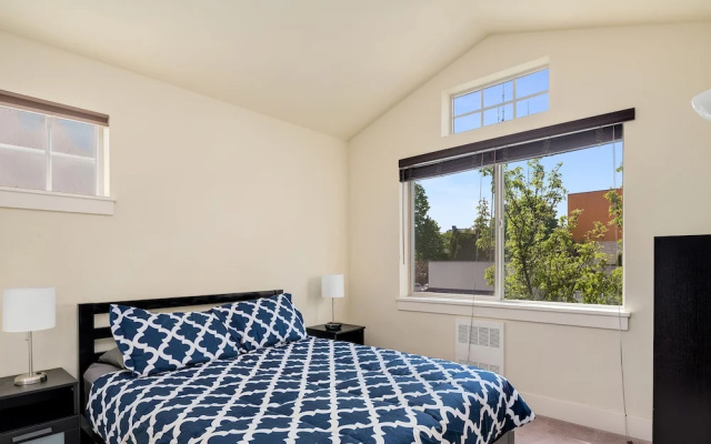 photo 3 of Seattle Vacation Home: The Parsonage