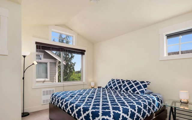photo 5 of Seattle Vacation Home: The Parsonage