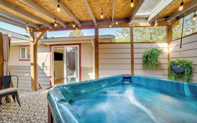 photo 5 of Hot Tub, 5 Mi to Lumen Field! Newly Updated Home