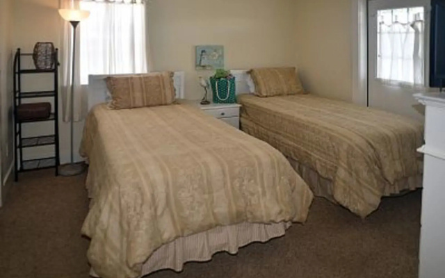 photo 2 of Seaview Cottages 6 Great Value Family Vacation Home and 2 Minute Walk