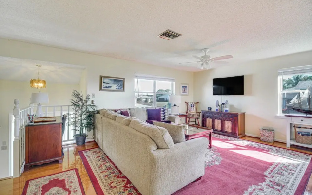 photo 3 of Sebastian Home w/ Large Deck Near Golfing & Beach