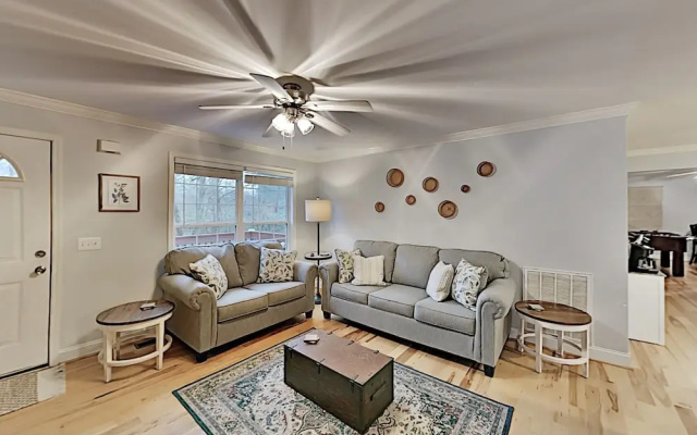 photo 3 of Secluded Escape Near Downtown & Biltmore Fun 3 Bedroom Home