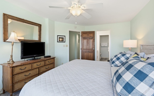 photo 3 of Sedgefield 102 by RedAwning