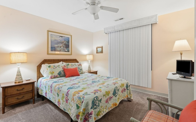 photo 4 of Sedgefield 102 by RedAwning