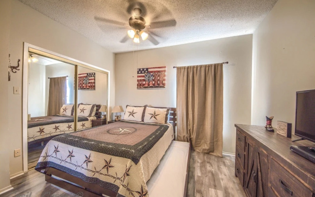 photo 2 of Seele Street River B11 2 Bedroom Condo by RedAwning