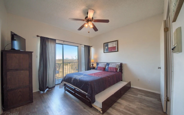 photo 5 of Seele Street River B11 2 Bedroom Condo by RedAwning