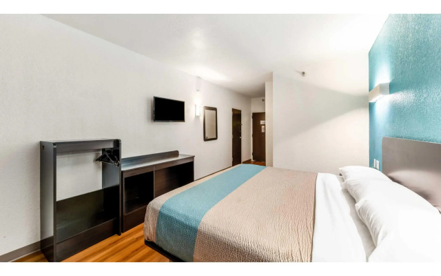 photo 5 of Motel 6 Lewisville, TX - Medical City