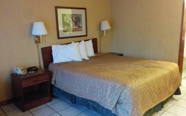 photo 2 of Selma Hotel