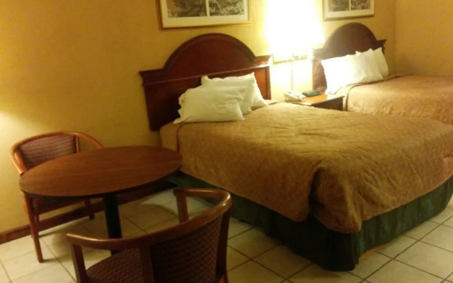 photo 3 of Selma Hotel