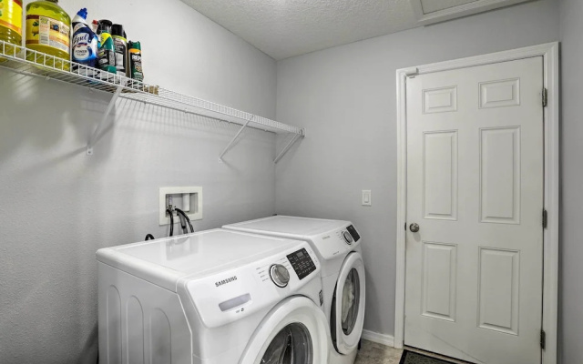 photo 4 of Heated Pool & Spa, 4 Mi to Beach: Seminole Home