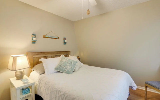 photo 2 of Seminole Townhome: Easy Access to Beaches!