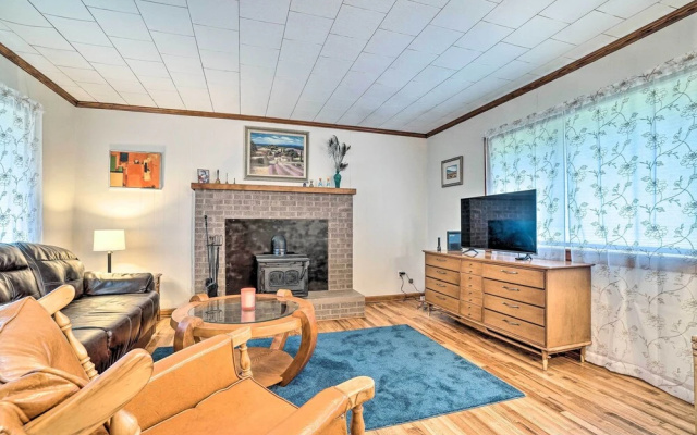 photo 2 of Pet Friendly Home w/ Hot Tub, Patio & Game Room!