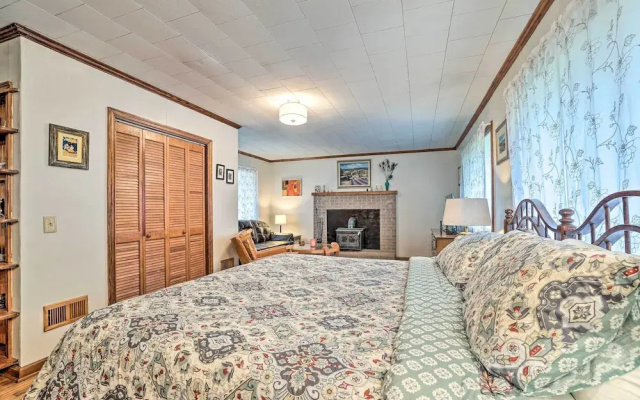 photo 3 of Pet Friendly Home w/ Hot Tub, Patio & Game Room!