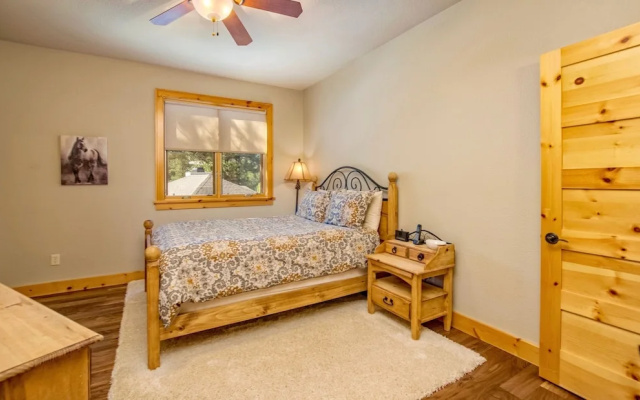 photo 5 of Serenity Luxury Vacation At Windcliff 3 Bedroom Home by RedAwning