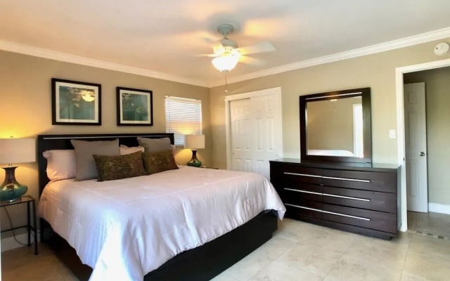 photo 4 of Serenity By The Shore - 3 Br Home