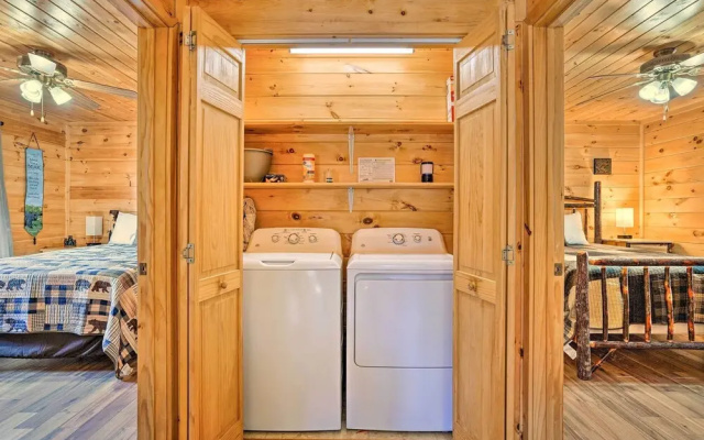 photo 4 of 'serenity Cabin' w/ Furnished Deck