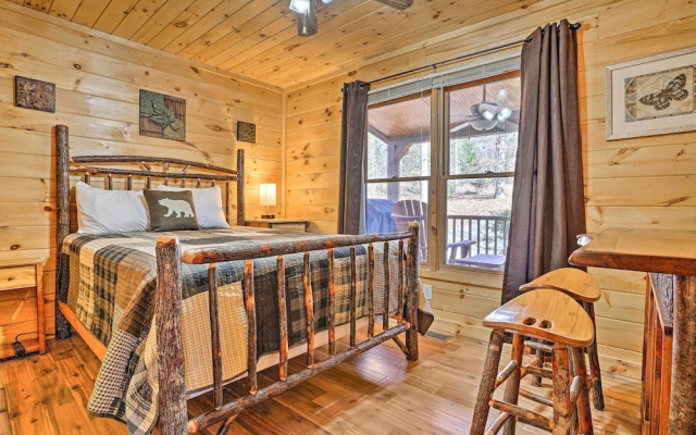 photo 5 of 'serenity Cabin' w/ Furnished Deck