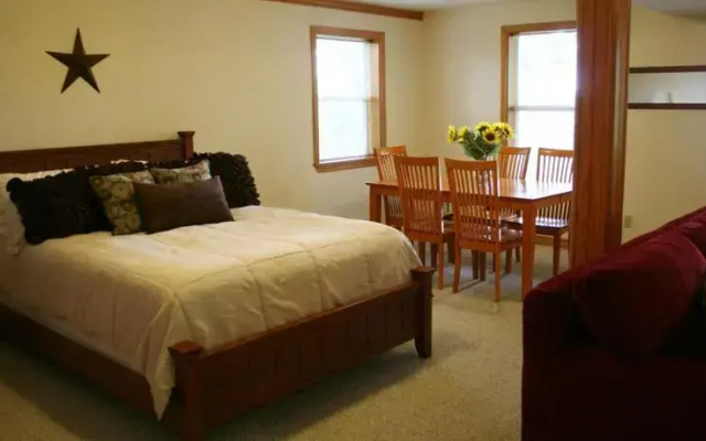 photo 4 of Serenity Hilltop Retreat