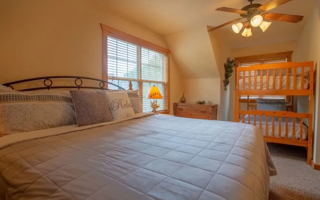 photo 4 of Serenity Lodge 4 Bedrooms 4 Bathrooms Home