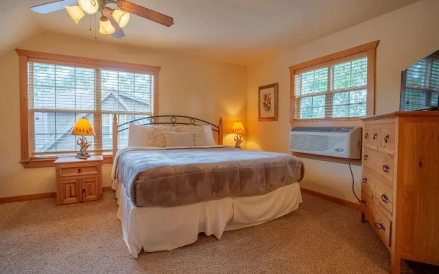 photo 5 of Serenity Lodge 4 Bedrooms 4 Bathrooms Home