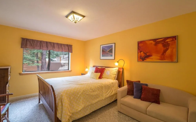 photo 3 of Serventi 3 Bedroom Holiday Home By Tahoe Truckee