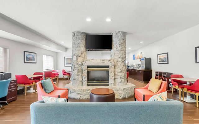 photo 2 of Comfort Inn & Suites Bellevue - Omaha Offutt AFB