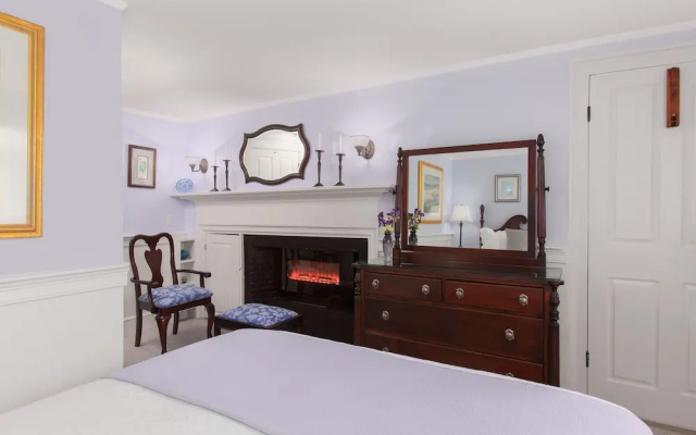 photo 4 of Seven South Street Inn