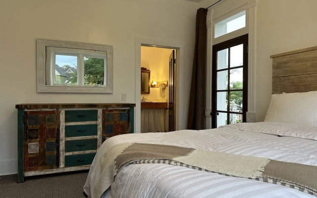 photo 2 of The Cottage @ 241 North