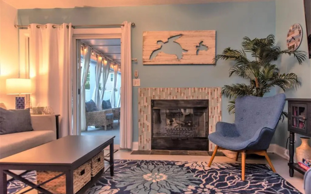 photo 2 of Seventh Seas half mile to the beach pet friendly Near to the Mayo Clinic - UNF - TPC Sawgrass - Convention Center - Shopping Malls - Under 3 Hours from DISNEY