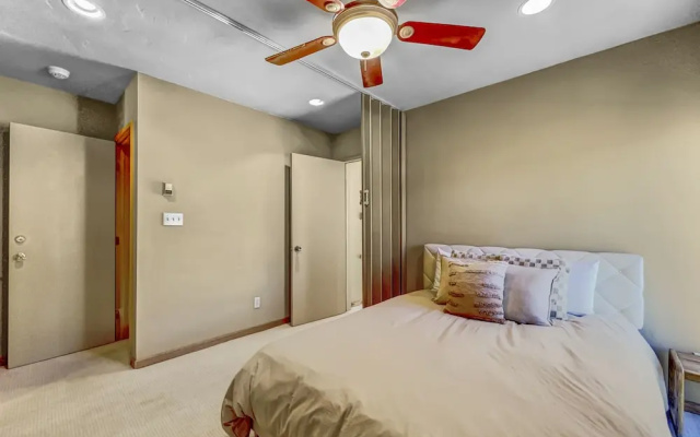 photo 5 of Sf411 Snowflake 3br 3ba 4 Bedroom Condo by RedAwning