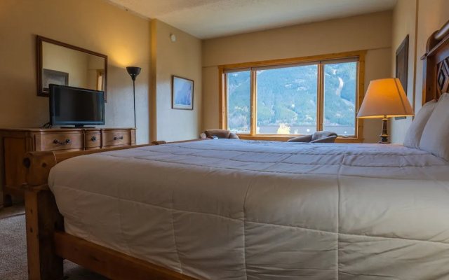photo 5 of Ski Condo With Short Walk to Lifts - SH501 by Redawning