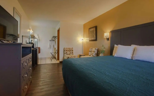 photo 2 of Shady Acre Inn and Suites
